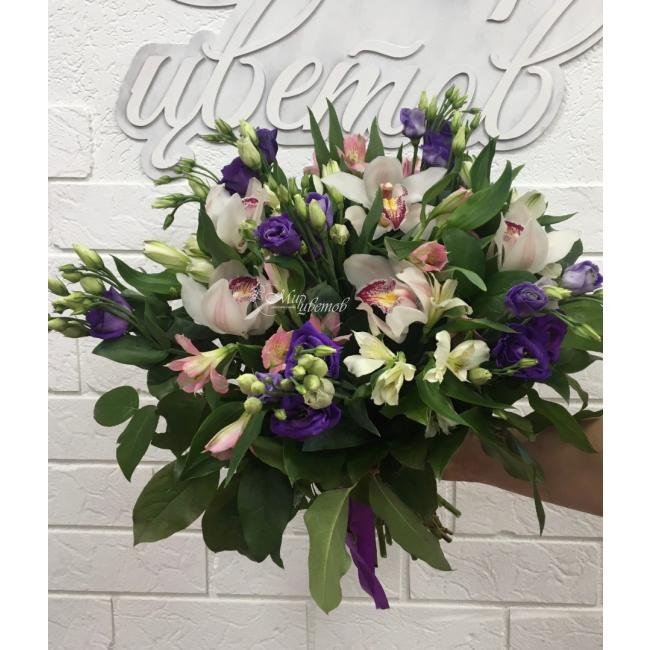 Сборный букет «Парижский поцелуй»