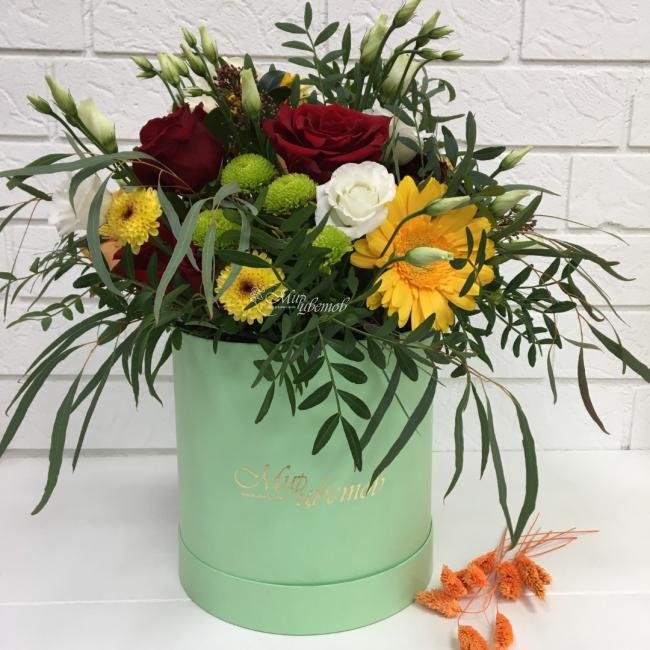 Композиция в шляпной коробке «Игра красок»