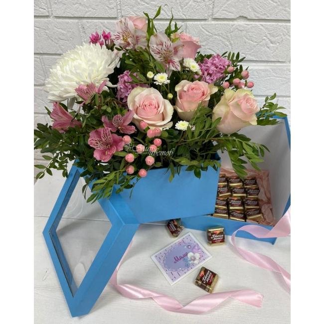 Композиция в коробке «С любовью для нее»