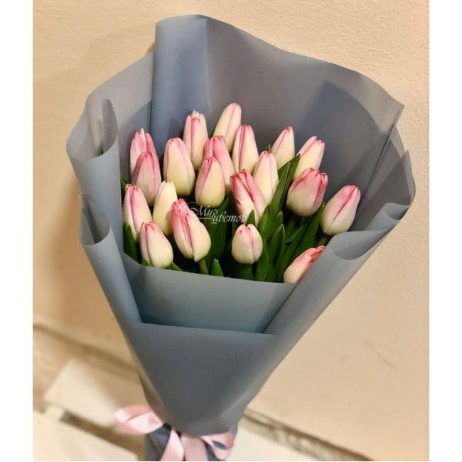 Букет из тюльпанов Весеннее притяжение