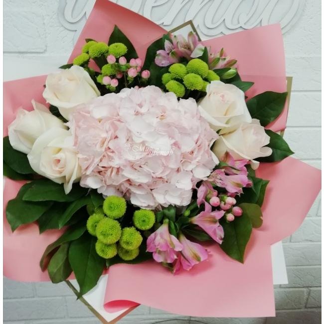 Сборный букет «Пленительный взгляд»