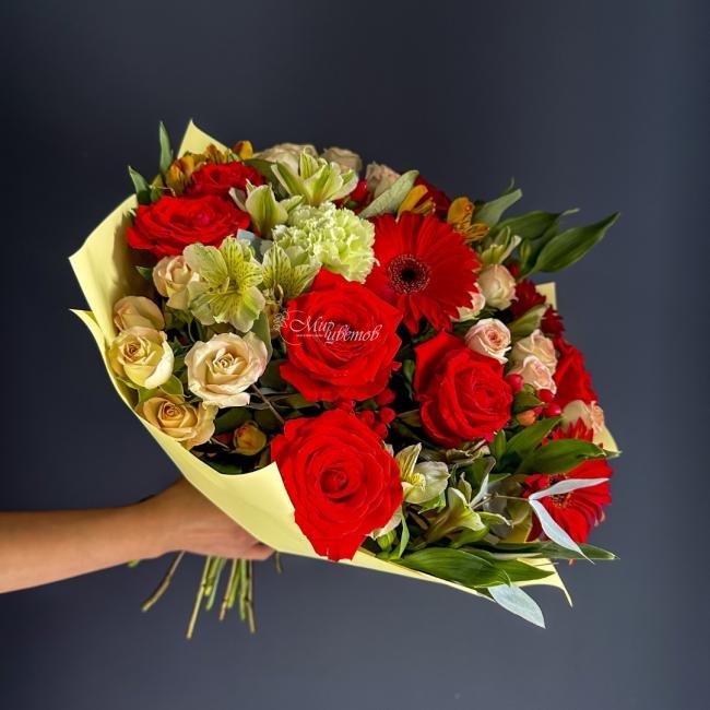 Букет с герберой «Серрано»