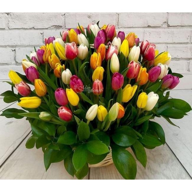 Корзина из тюльпанов Пробуждение