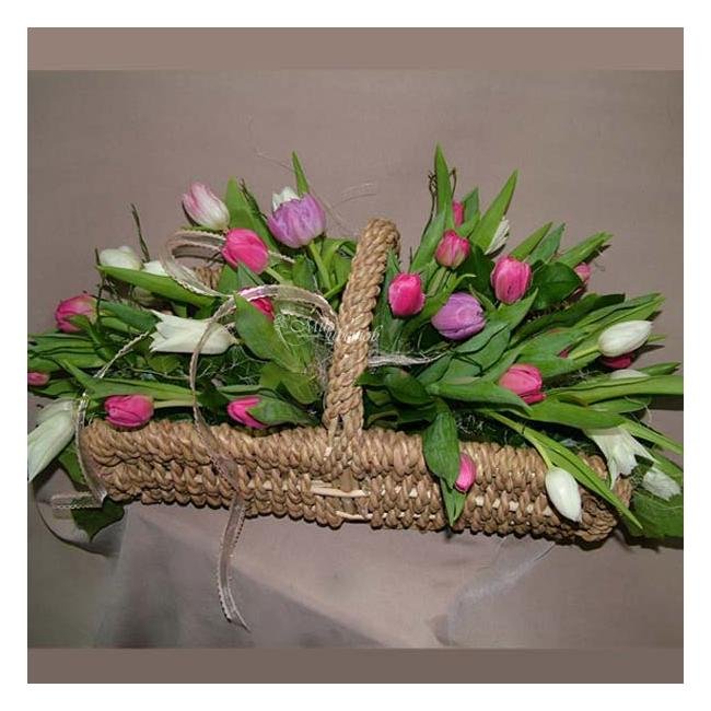 Композиция в корзине «Привет из марта!»