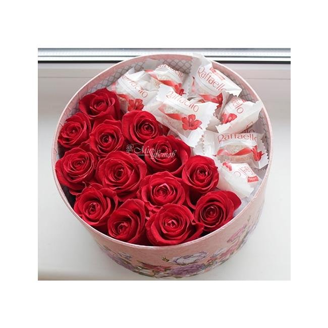 Композиция с конфетами «Время быть рядом»