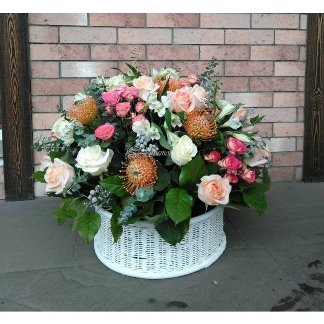 Композиция в корзине «Объект восхищения»