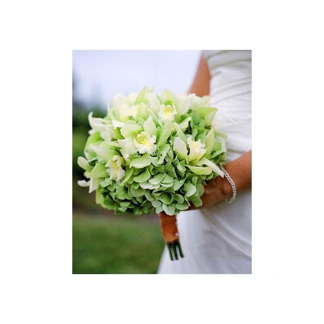Свадебный букет «Цвет летней зелени»
