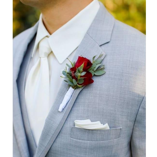 Бутоньерка из розы
